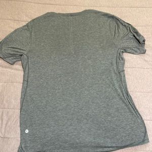 Mens Lululemon Large T Shirt